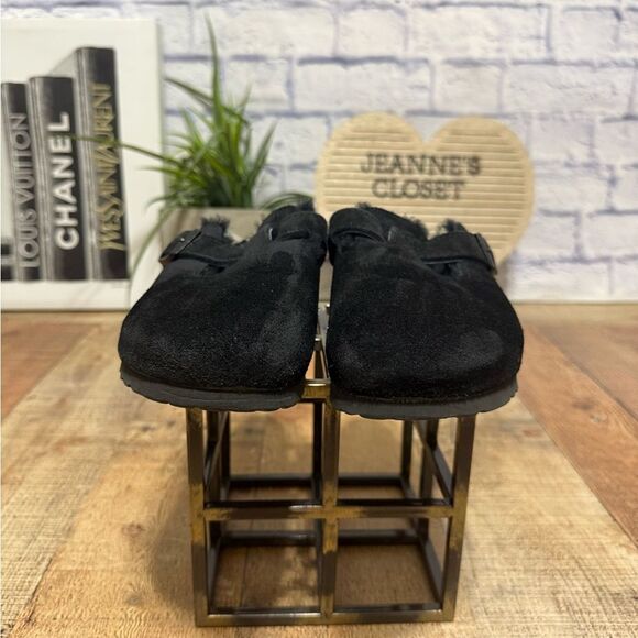 Boston Shearling
Suede Leather - Black
Size 37 narrow - Picture 10 of 11
